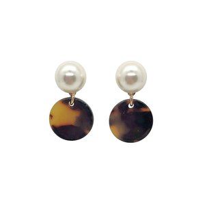 Pearl Earrings With Tortoise Charm